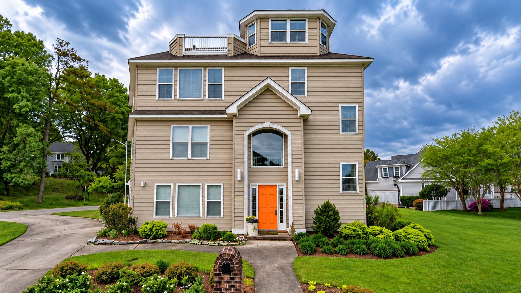Panoramic photograph of the Croatan property exterior and street